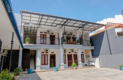 Banyuwangi Hotel | OYO 1566 El Reyshi Family Residence Syariah