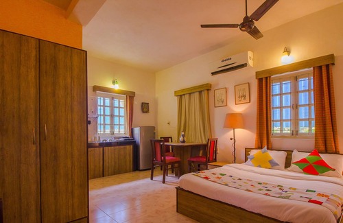 Gauravaddo Apartment | OYO 16555 Home Luxurious Studio Candolim