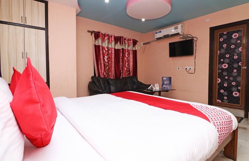 Dumdum Hotel | OYO 16627 Xpress Inn