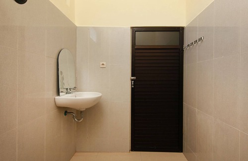 Ambarita Hotel | OYO 1694 Pariban Homestay