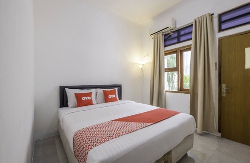 Karawang Hotel | OYO 1717 Wisma Fisio Syariah