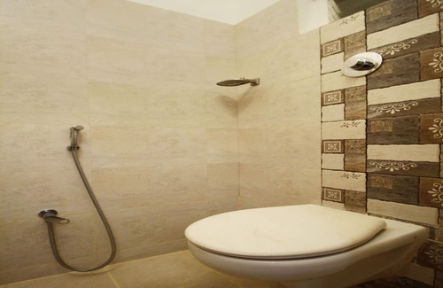 Tiruchirappalli Hotel | OYO 17355 Shri Sai Homestay
