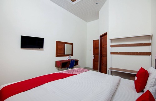 Siborongborong Hotel | OYO 1819 Aries Hotel