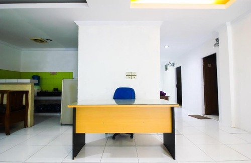 Pekanbaru Hotel | OYO 1905 Davonsa Homestay Syariah