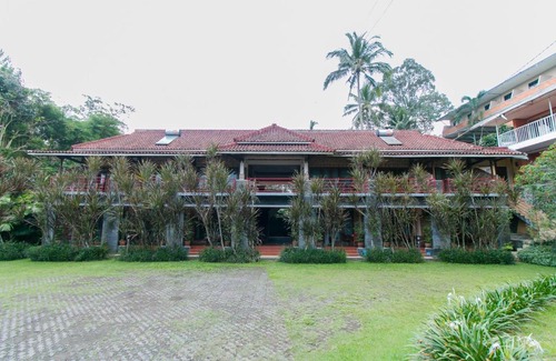 Jambelaer Hotel | OYO 1924 Hotel Rafflesia