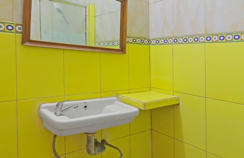 Nganjuk Hotel | OYO 1984 Hotel Istana Family Syariah
