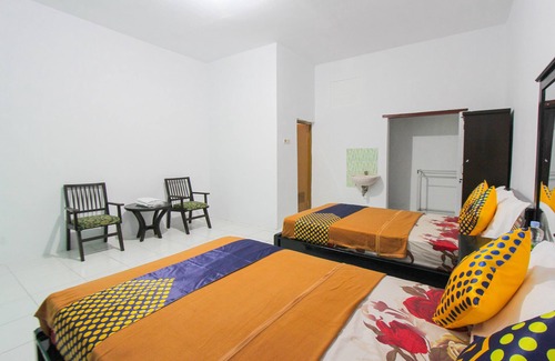 Kalipuro Hotel | OYO 2042 Zam Zam Family Syariah