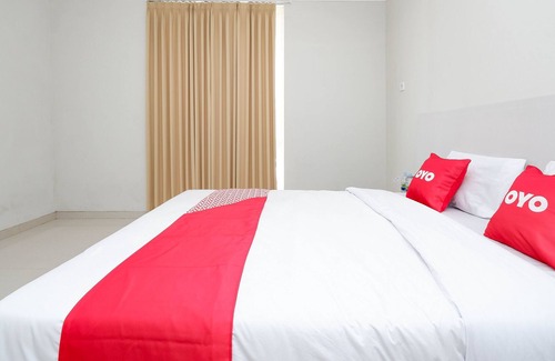 West Semarang Hotel | OYO 2133 Pintu Naga