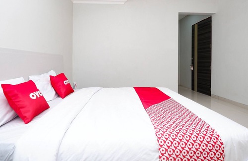 West Semarang Hotel | OYO 2133 Pintu Naga