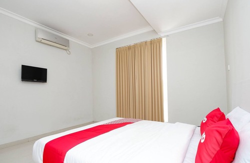West Semarang Hotel | OYO 2133 Pintu Naga