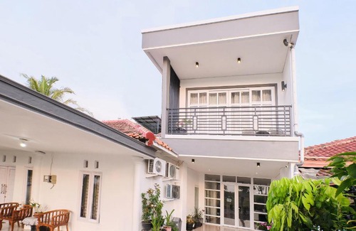 Temon Hotel | OYO 2314 Hotel Hapsari Syariah