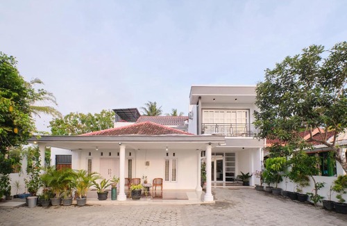 Temon Hotel | OYO 2314 Hotel Hapsari Syariah