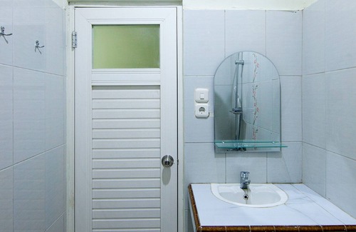 Pangururan Hotel | OYO 2382 Wisata Hotel