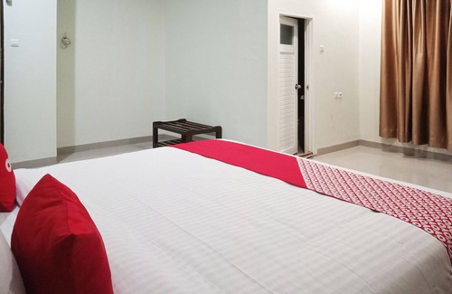 Pangururan Hotel | OYO 2382 Wisata Hotel