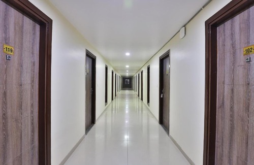 Karjan Hotel | OYO 24371 Hotel Le Nandini