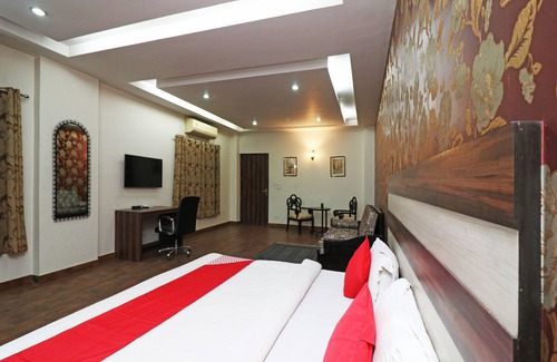 Behror Hotel | OYO 2484 Hotel Silver Star