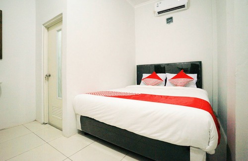 Probolinggo Hotel | OYO 2492 Nindy Homestay