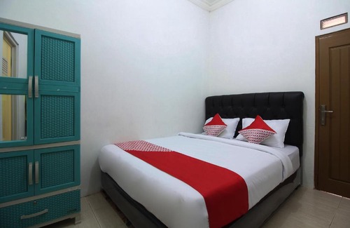 Bandar Lampung Hotel | OYO 2593 Mawar Homestay