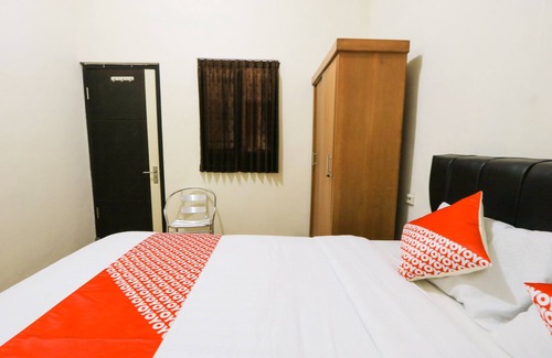 Jember Hotel | OYO 2614 Demasto Homestay
