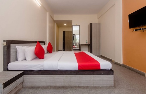 Boisar Hotel | OYO 26206 Hotel Paras