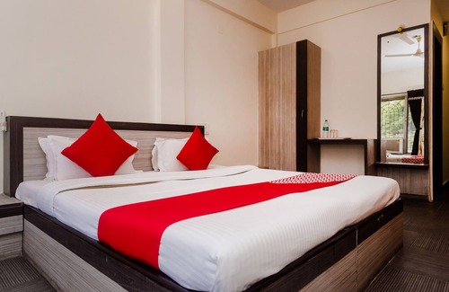 Boisar Hotel | OYO 26206 Hotel Paras