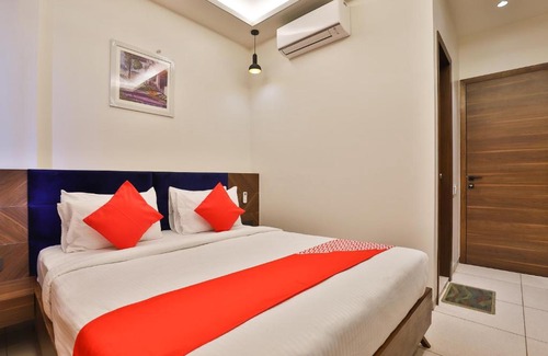 Bharuch Hotel | OYO 26587 The Grand Vatika
