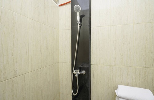 Sedati Hotel | OYO 2680 Zeidan House Syariah