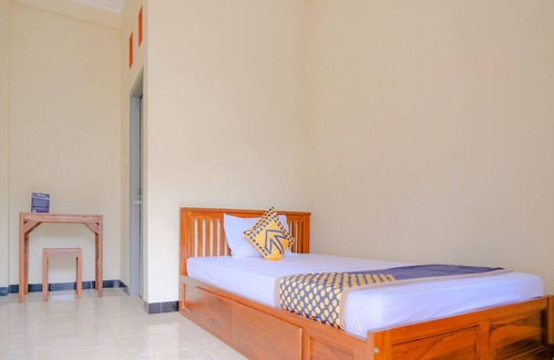 Blitar Hotel | OYO 2826 Panderman Residence
