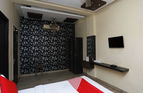 Diamond Harbour Hotel | OYO 28439 Skylark Hotel