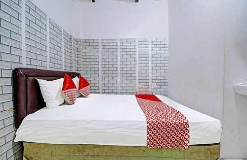 Pare Hotel | OYO 3012 Coupis Guesthouse Syariah