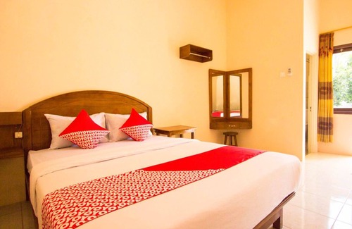 Cilacap Hotel | OYO 3024 Hotel Kebon Manis