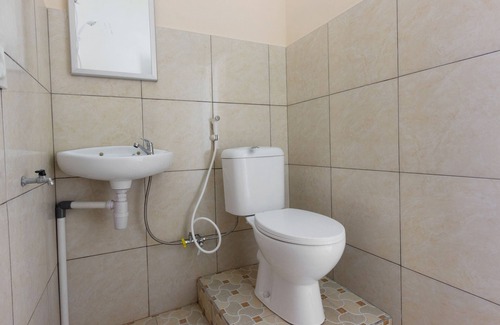 Cilacap Hotel | OYO 3024 Hotel Kebon Manis
