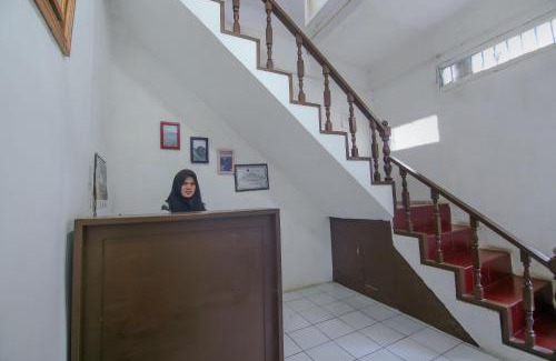 Pagar Alam Hotel | OYO 3242 Penginapan Saa'ada Syariah