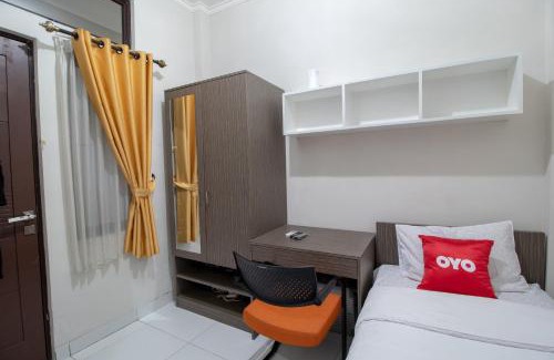Karawang Hotel | OYO 3253 Sofia Residence