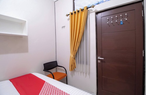 Karawang Hotel | OYO 3253 Sofia Residence