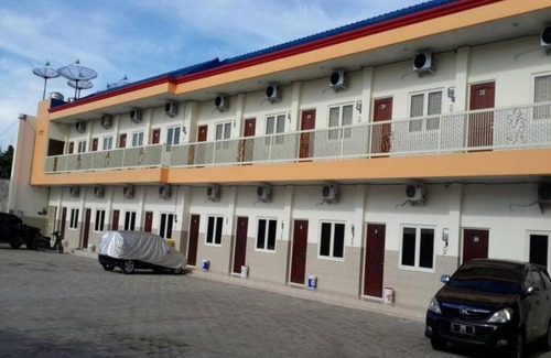 Sumenep Hotel | OYO 3271 Homestay Pandian