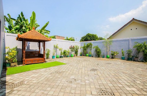Cilacap Hotel | OYO 3480 Azqia Syariah