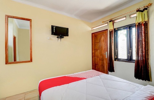 Ciater Hotel | OYO 3879 Villa Sari Intan