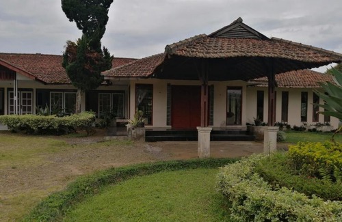 Cipanas Hotel | OYO 3890 Wisma Sarongge Syariah