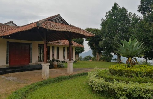 Cipanas Hotel | OYO 3890 Wisma Sarongge Syariah