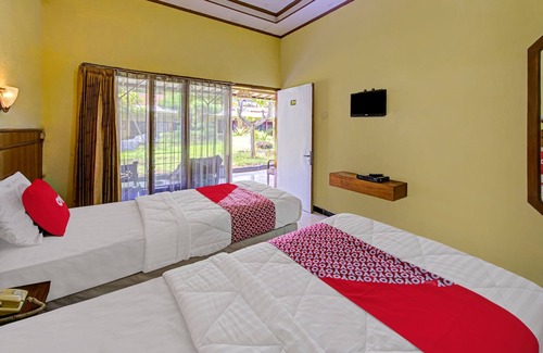 Pekalongan Hotel | OYO 3934 Hotel Istana