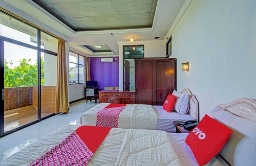 Pekalongan Hotel | OYO 3934 Hotel Istana