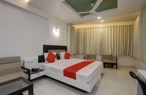 Sirsi Hotel | OYO 39568 Alekha Gateway