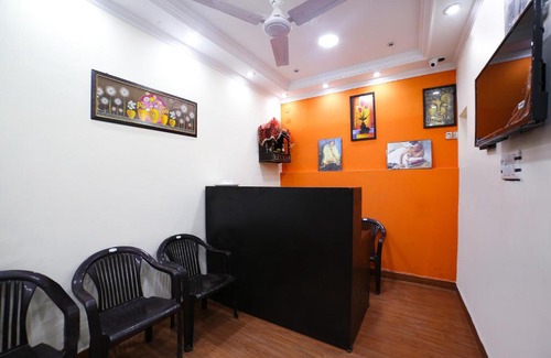 Clement Town Hotel | OYO 40733 Dolphin Guest House