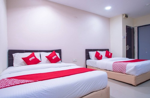 Taman Dusun Nyior Hotel | OYO 44010 Royals Star Hotel