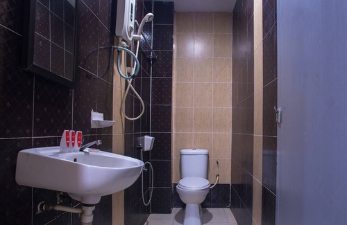 Taman Dusun Nyior Hotel | OYO 44010 Royals Star Hotel