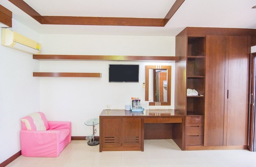 Khlong Wan Hotel | OYO 561 Kor Wanburi