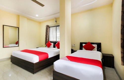 Ujjain Hotel | OYO 60653 Hotel Paradise Residency
