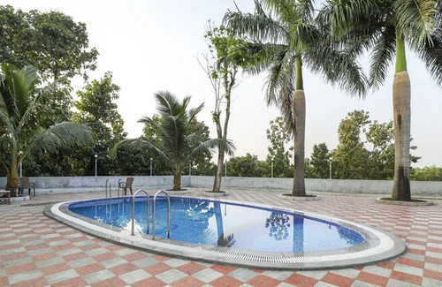 Pardi Hotel | OYO 62100 Hotel Hill Top