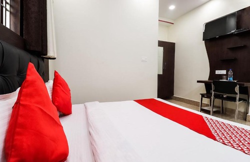 Knowledge Park III Hotel | OYO 65786 Magadh Inn